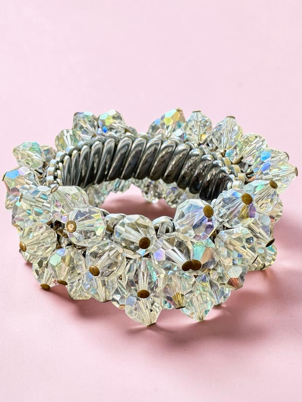 VINTAGE ESTATE MID CENTURY STRETCH AURORA BOREALIS CRYSTAL BEAD CHARM BRACELET